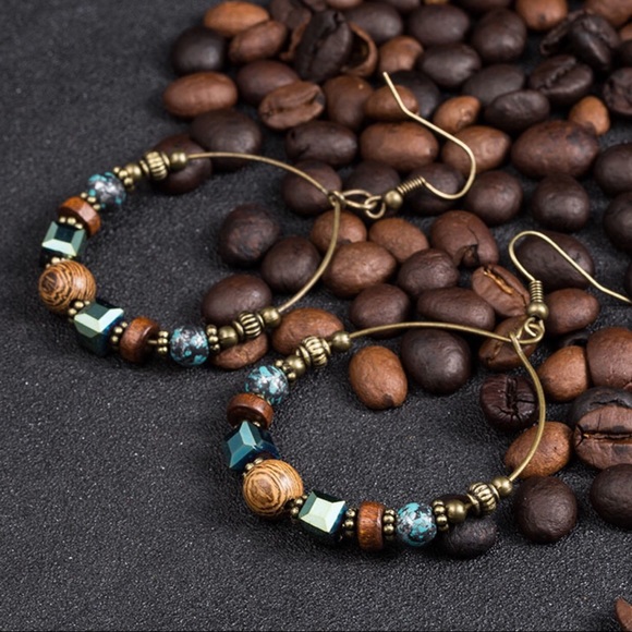 💫VINTAGE STYLE HOOP EARRINGS💫 - Picture 2 of 3